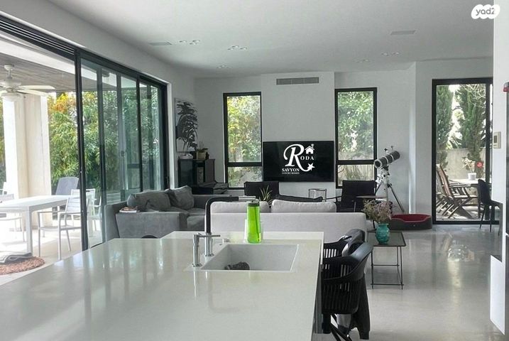 בית פרטי/ קוטג', סביון