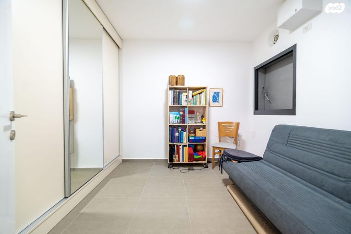 דירה, רועי קליין, קרית קריניצי, רמת גן