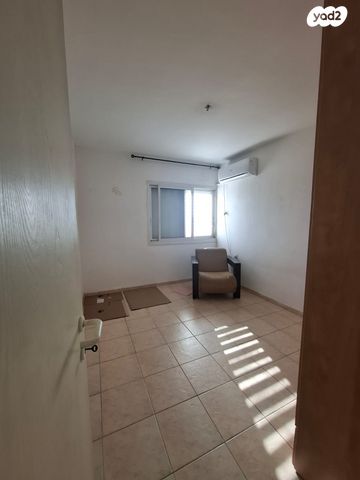 דירה, אסף שמחוני, גבעה א', שביט, קרית אתא