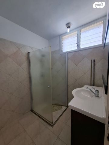 דירה, אסף שמחוני, גבעה א', שביט, קרית אתא