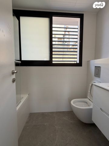 דירה, ביאליק 94, מרכז, קרית עבודה, חולון