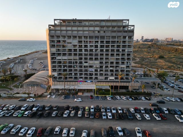 חנויות/ שטח מסחרי