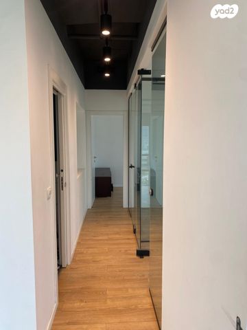 משרדים, תובל, רמת גן