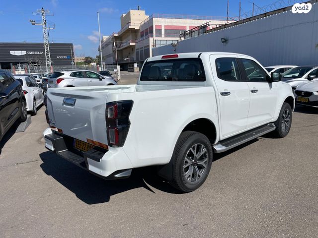 איסוזו די-מקס