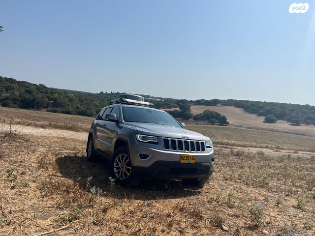 מודעת רכב ג'יפ גרנד צ'ירוקי