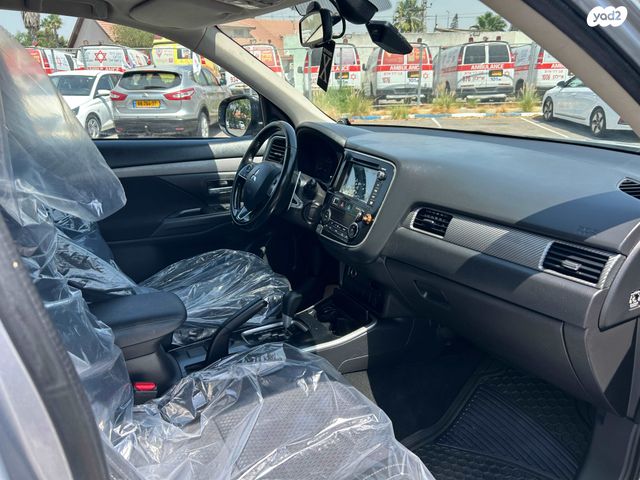 מיצובישי אאוטלנדר