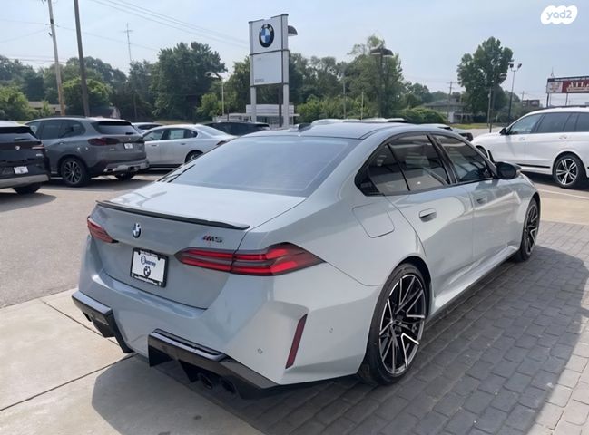 ב מ וו M5