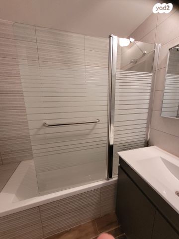 דירה, עומר אל חטאב 4, העיר התחתית, ואדי סאליב, חיפה