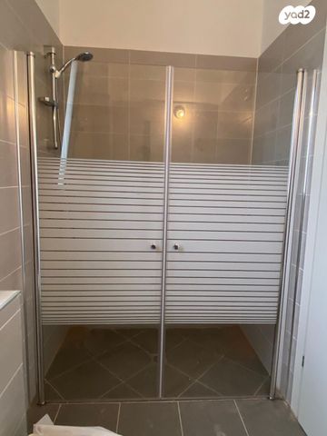 דירה, עומר אל חטאב 4, העיר התחתית, ואדי סאליב, חיפה