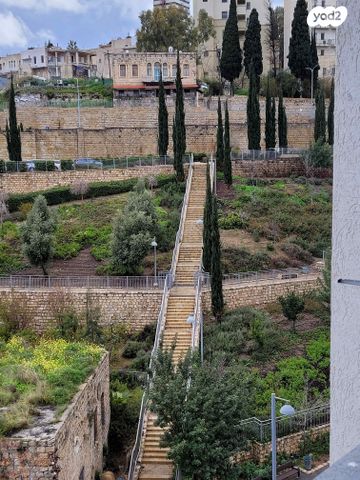 דירה, עומר אל חטאב 4, העיר התחתית, ואדי סאליב, חיפה