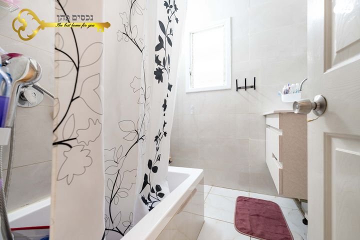 דירה, עטרות 10, קרית שרת מערב, חולון