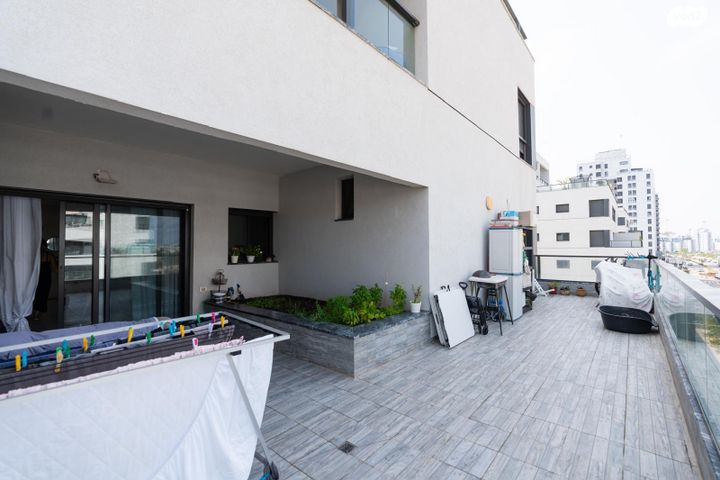 גג/ פנטהאוז, אור ים, אור עקיבא