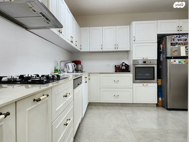 דירה, הרצליה