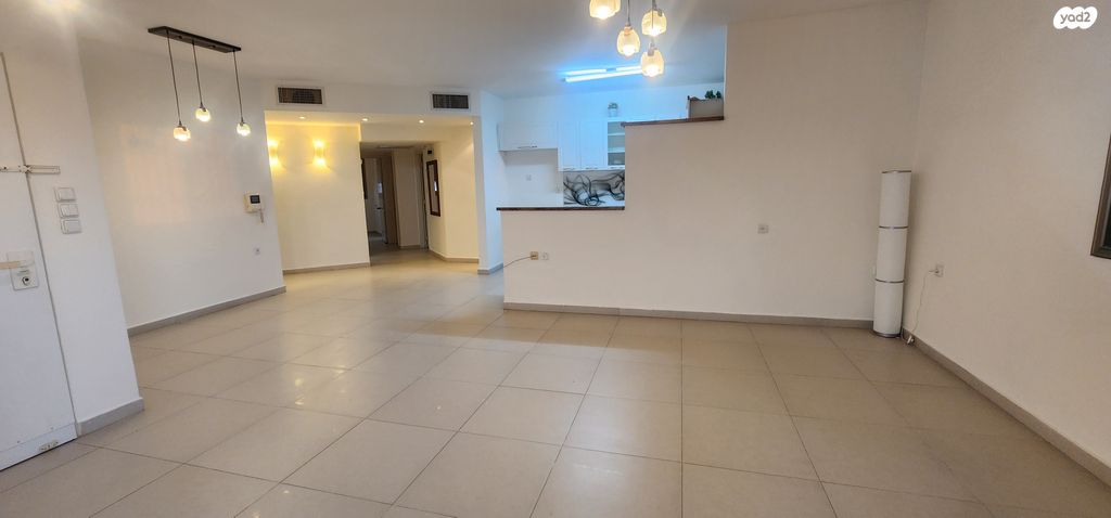 גג/ פנטהאוז, הנביאים, מודיעין מכבים רעות