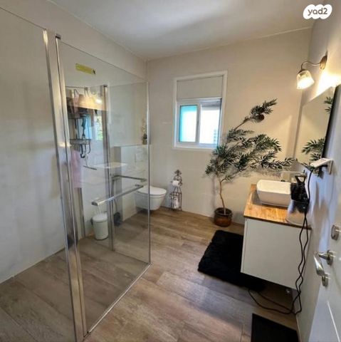 דו משפחתי, שבע אחיות, מעוז ציון א', מבשרת ציון