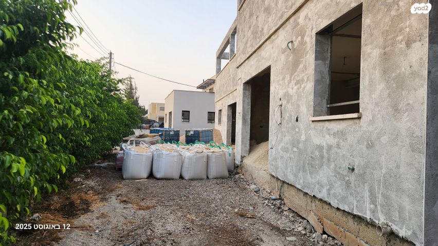 דו משפחתי, כפר תבור