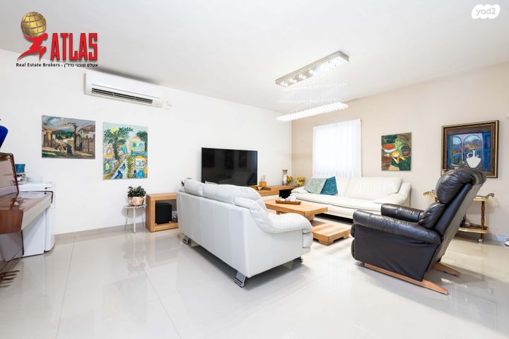 גג/ פנטהאוז, סלעית 4, גבעת הסלעים, ראש העין