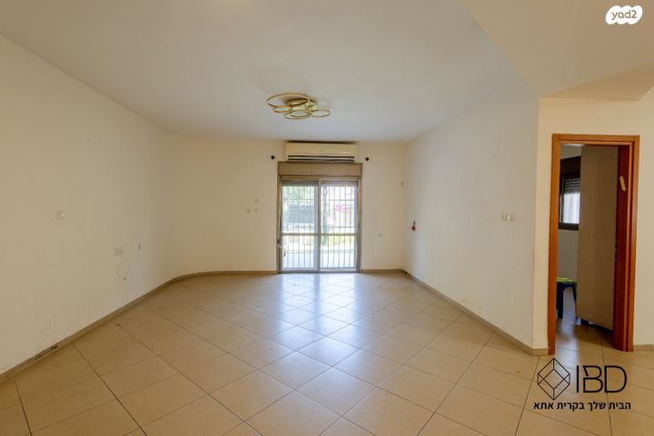 דירת גן, קרית אתא