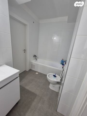 דירה, שדרות עמק האלה 67, שקמים ואגמים, אשקלון