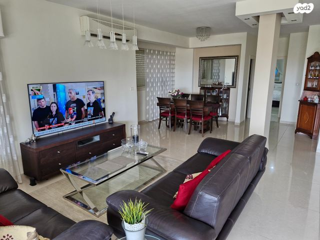 שדרות אבא חושי 54