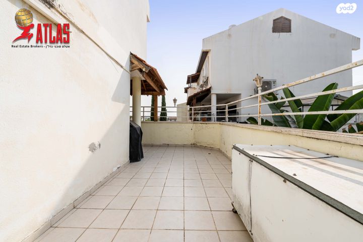 גג/ פנטהאוז, סלעית 4, גבעת הסלעים, ראש העין