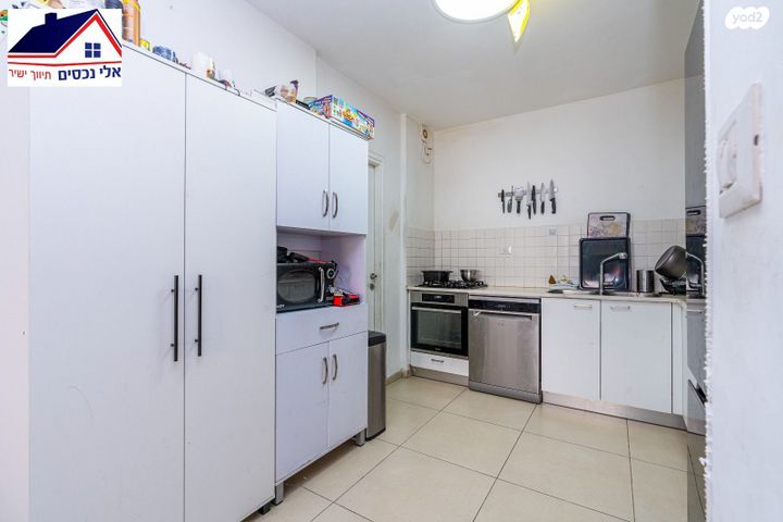 דירת גן, טורקיז 33, אבני חן, חריש