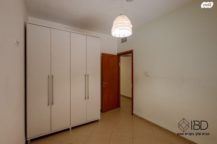 דירת גן, קרית אתא