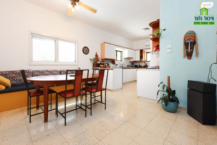 בית פרטי/ קוטג', חופית