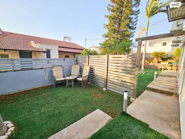 דירה, הרקפות, פוריה נווה עובד