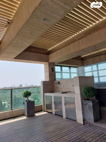 דופלקס, קרית הפרחים - 2005, רעננה