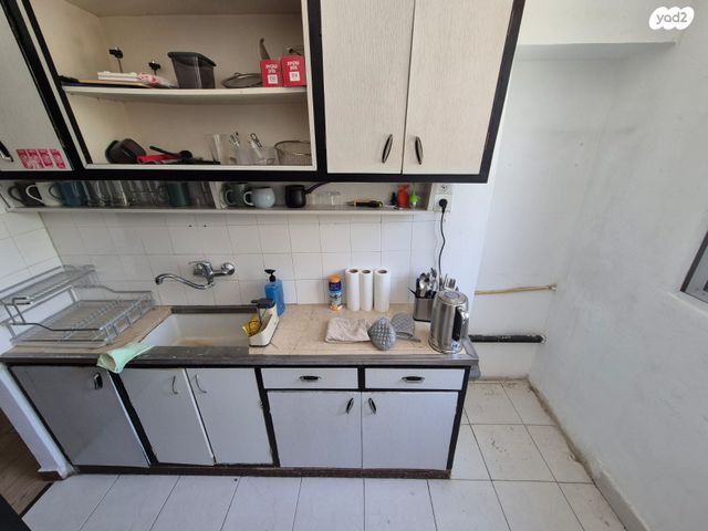 דירה, יציאת אירופה, תקומה, כפר סבא