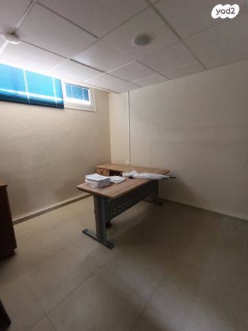 משרדים, הרב קוק, שכונה ותיקה - מרכז העיר, מעלות תרשיחא