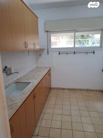 שדרות הנשיא 10