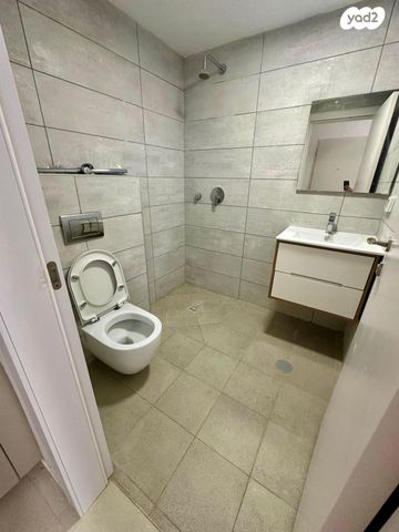 דירת גן, דגן, עמירם, פרדס חנה כרכור