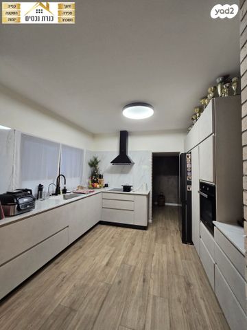 בית פרטי/ קוטג', יקנעם עילית