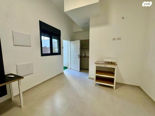 דירת גן, דגן, עמירם, פרדס חנה כרכור