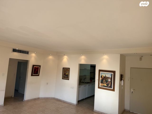 דירה, יוני נתניהו, רמת הדר, גבעת שמואל