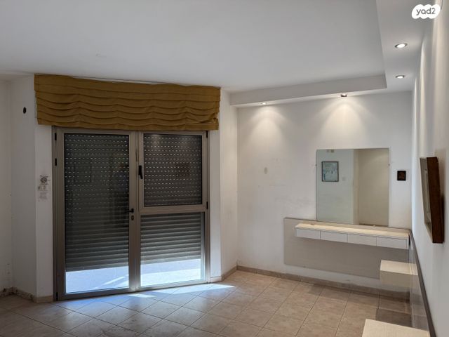 דירה, יוני נתניהו, רמת הדר, גבעת שמואל