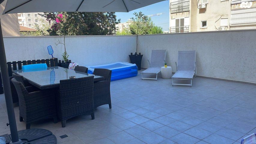 דירת גן, רמב"ם, רעננה