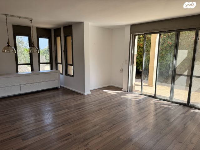 בית פרטי/ קוטג', קדימה צורן