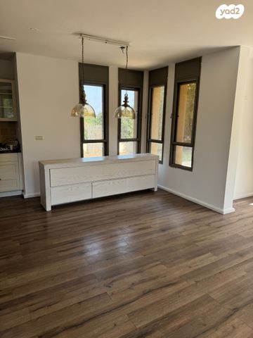 בית פרטי/ קוטג', קדימה צורן