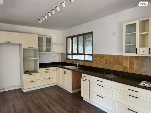 בית פרטי/ קוטג', קדימה צורן