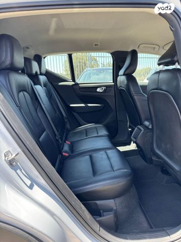 וולוו XC40