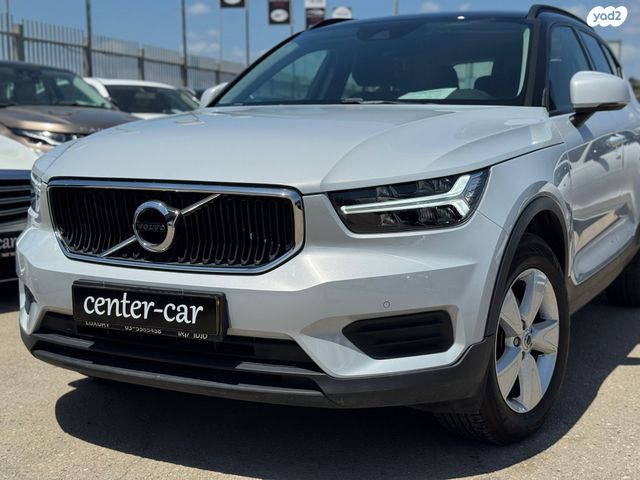 וולוו XC40
