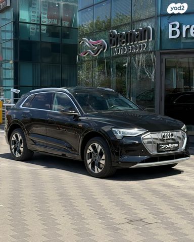 מודעת רכב אאודי E-tron