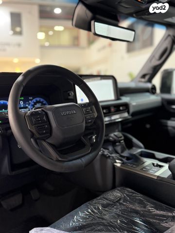 טויוטה לנד קרוזר