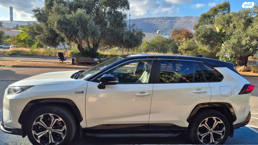 מודעת רכב טויוטה RAV4