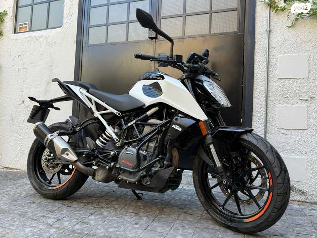 KTM Naked Duke 390