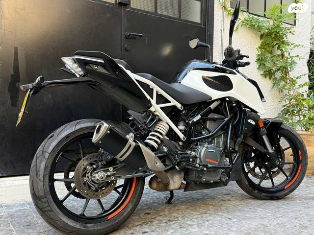 KTM Naked Duke 390