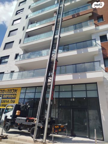 מודעת רכב מנוף